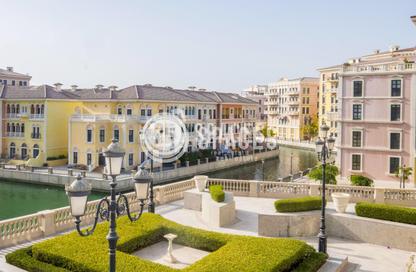 Apartment - 3 Bedrooms - 4 Bathrooms for rent in Carnaval - Qanat Quartier - The Pearl Island - Doha
