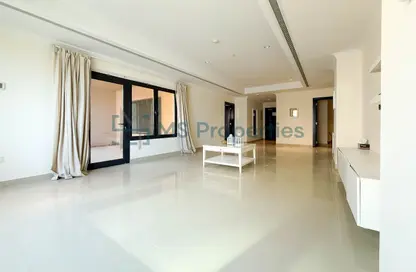 Apartment - 1 Bedroom - 2 Bathrooms for sale in West Porto Drive - Porto Arabia - The Pearl Island - Doha