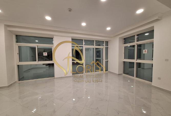 955229 - Property Image 3