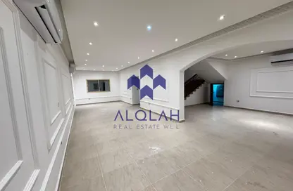 مجمع سكني - 3 غرف نوم - 4 حمامات للايجار في الوعب - الوعب - الدوحة