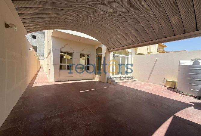 960326 - Property Image 3