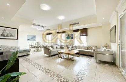 Apartment - 3 Bedrooms - 4 Bathrooms for rent in East Porto Drive - Porto Arabia - The Pearl Island - Doha