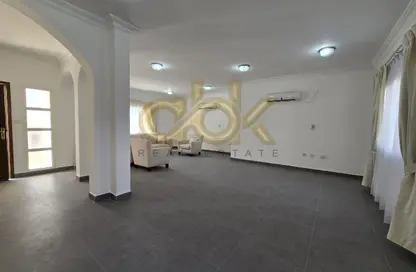 Villa - 4 Bedrooms - 5 Bathrooms for rent in New Salata - Salata - Doha