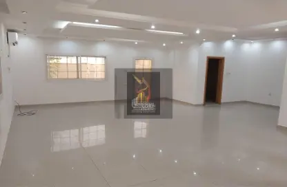 مجمع سكني - 6 غرف نوم - 5 حمامات للايجار في شارع الوعب - الوعب - الدوحة