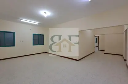 Compound - 3 Bedrooms - 3 Bathrooms for rent in Salaja Street - Doha Al Jadeed - Doha