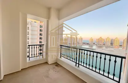 شقة - 2 غرف نوم - 3 حمامات للايجار في فيفا غرب - فيفا بحرية - جزيرة اللؤلؤة - الدوحة