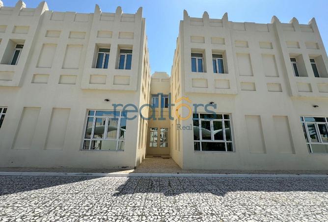 955173 - Property Image 2