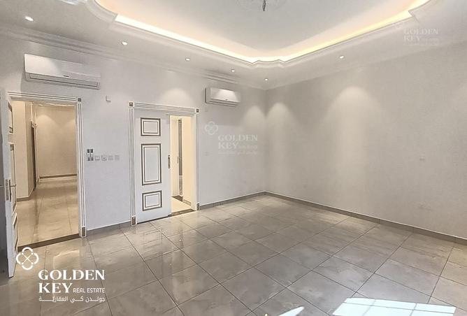 803500 - Property Image 2