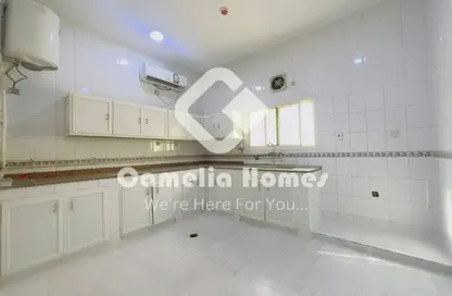 مجمع سكني - 5 غرف نوم - 4 حمامات للايجار في عين خالد - الدوحة