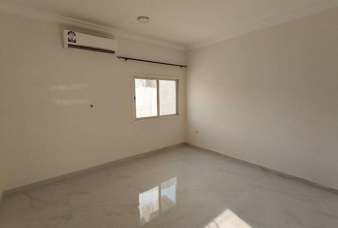 955176 - Property Main Image