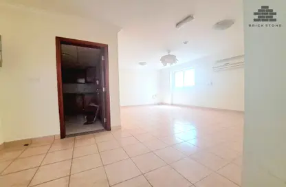 Apartment - 3 Bedrooms - 2 Bathrooms for rent in Al Sadd Road - Al Sadd - Doha