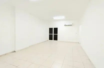 Apartment - 3 Bedrooms - 3 Bathrooms for rent in Ibn Al Haitam Street - Fereej Abdul Aziz - Doha