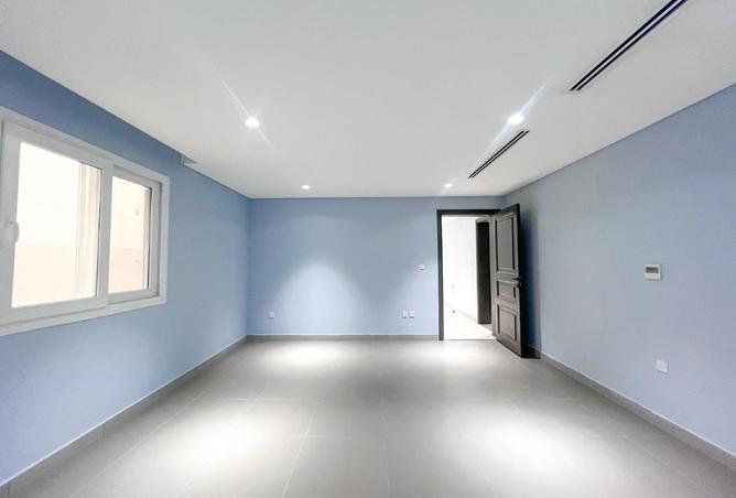 951045 - Property Image 3
