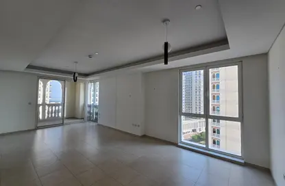Apartment - 2 Bedrooms - 3 Bathrooms for rent in Hilton Doha The Pearl Residences - Abraj Quartiers - The Pearl Island - Doha