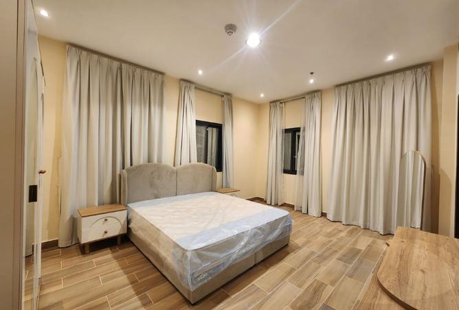 985689 - Property Image 3