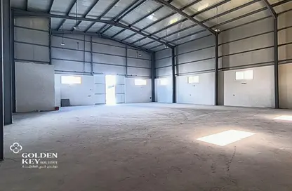 Warehouse - Studio - 2 Bathrooms for sale in East Industrial Street - Birkat Al Awamer - Al Wakra