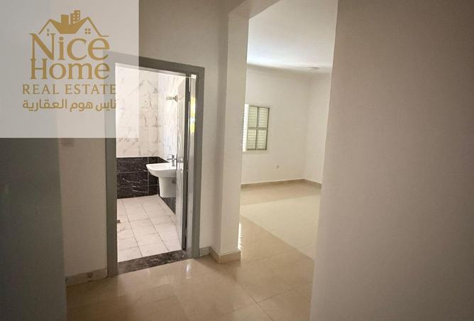 909714 - Property Image 2