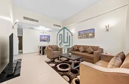 شقة - 2 غرف نوم - 2 حمامات للايجار في بروة الشارع التجاري - أم السنيم - الدوحة