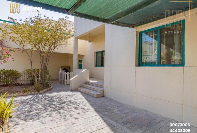 956297 - Property Image 2
