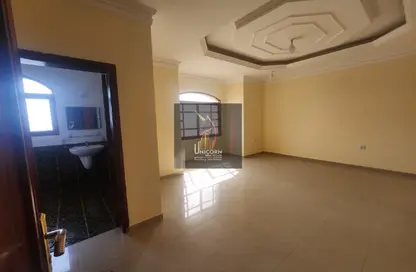 Staff Accommodation - Studio - 7 Bathrooms for rent in Al Hamraa Street - Al Thumama - Doha