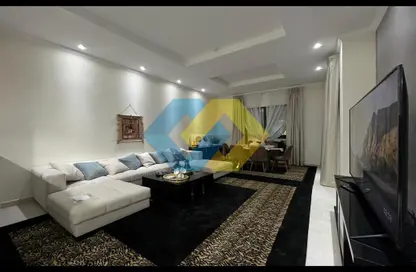 Living Room image for: Apartment - 1 Bedroom - 2 Bathrooms for sale in Fox Hills - Fox Hills - Lusail, Image 1