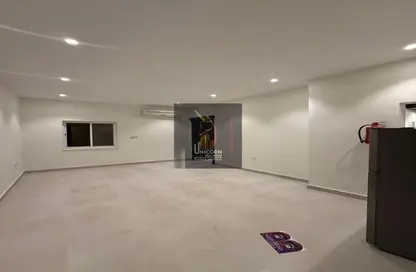 Apartment - 1 Bedroom - 1 Bathroom for rent in Umm Ghuwailina 4 - Umm Ghuwailina - Doha