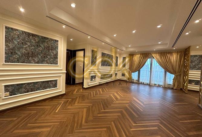 740188 - Property Image 2