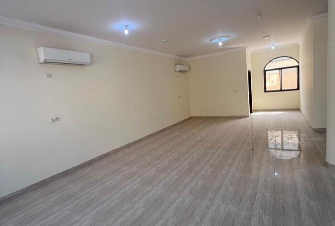 941433 - Property Image 2