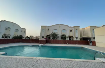 مجمع سكني - 3 غرف نوم - 3 حمامات للايجار في شارع النعيجة - غرب الهلال - الهلال - الدوحة