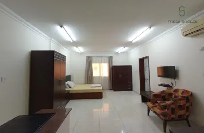 Apartment - Studio - 1 Bathroom for rent in Umm Ghuwalina - Umm Ghuwailina - Doha