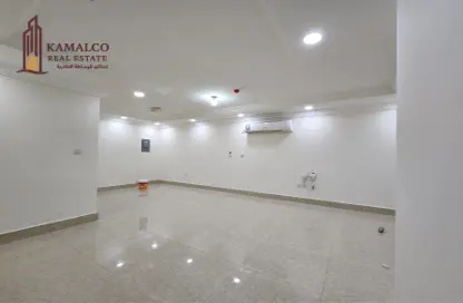Apartment - 1 Bedroom - 2 Bathrooms for rent in Umm Ghuwalina - Umm Ghuwailina - Doha