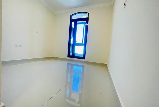 915241 - Property Image 3