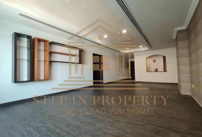 987021 - Property Image 3