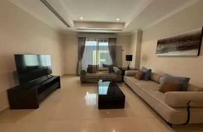 Apartment - 1 Bedroom - 2 Bathrooms for rent in West Porto Drive - Porto Arabia - The Pearl Island - Doha