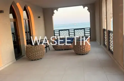 شقة - 2 غرف نوم - 2 حمامات للايجار في البلاج الجنوبي - البلاج - جزيرة اللؤلؤة - الدوحة