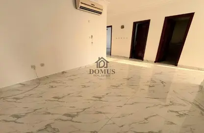 Apartment - 2 Bedrooms - 3 Bathrooms for rent in Abu Talha Street - Fereej Bin Omran - Doha