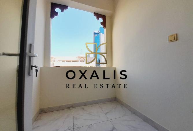 999885 - Property Image 3