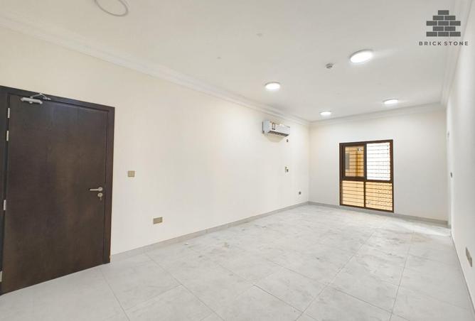 963268 - Property Main Image