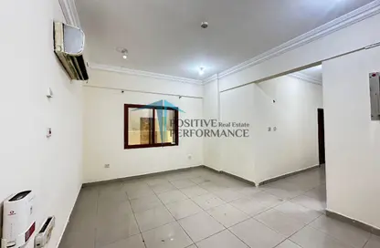 شقة - 3 غرف نوم - 2 حمامات للايجار في 28 بن عمران - فريج بن عمران - الدوحة