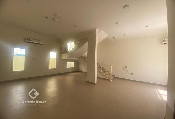 933701 - Property Image 2