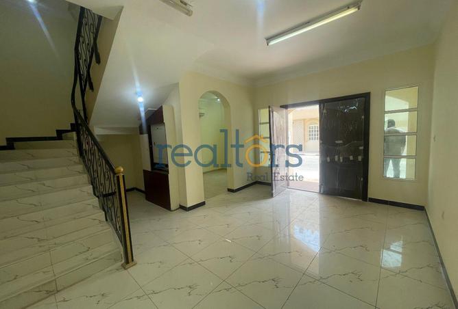 942043 - Property Image 2
