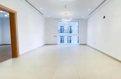 Apartment - 2 Bedrooms - 3 Bathrooms for rent in Floresta Gardens - Floresta Gardens - The Pearl Island - Doha