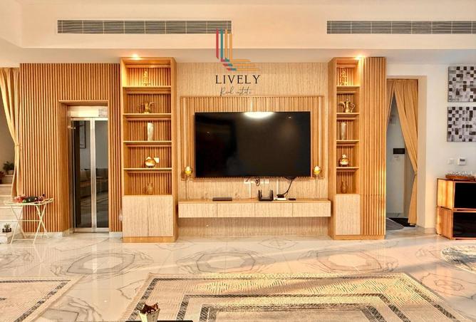 963053 - Property Image 2