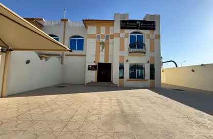 فيلا - استوديو - 2 حمامات للايجار في شارع النعيجة - النعيجة - الدوحة