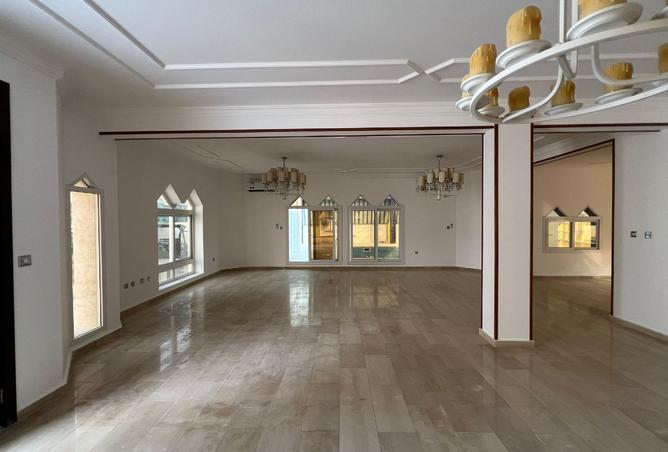 987658 - Property Image 3