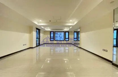 Apartment - 1 Bedroom - 2 Bathrooms for rent in Porto Arabia - The Pearl Island - Doha