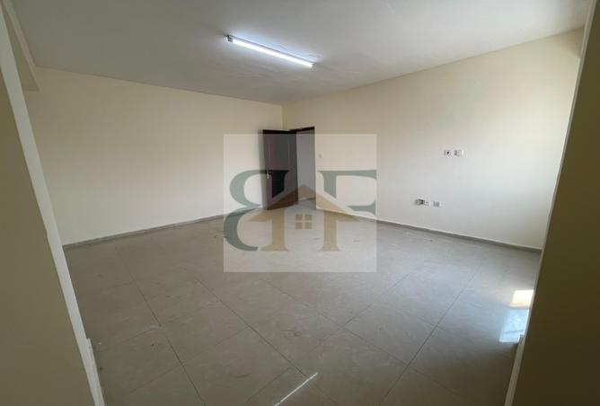 933604 - Property Image 2