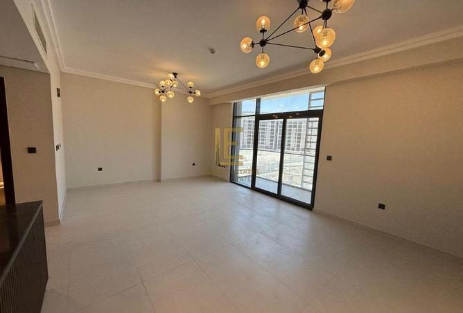 987561 - Property Image 2