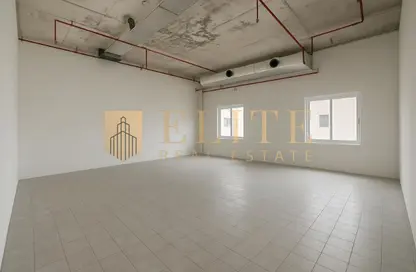 Shop - Studio - 2 Bathrooms for rent in Al Sadd Road - Al Sadd - Doha
