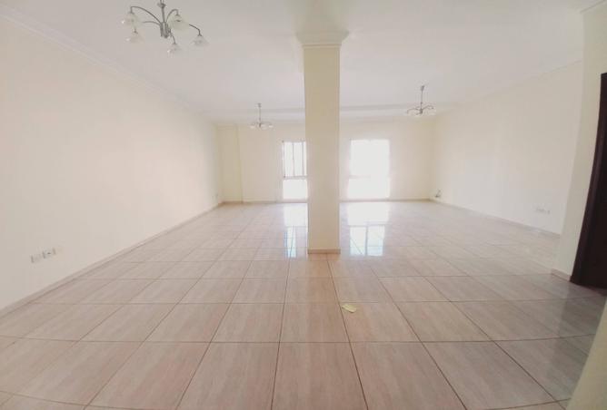 988515 - Property Main Image